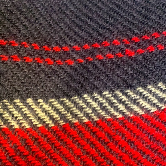 Ladies Shawl - Picture 4 of 5